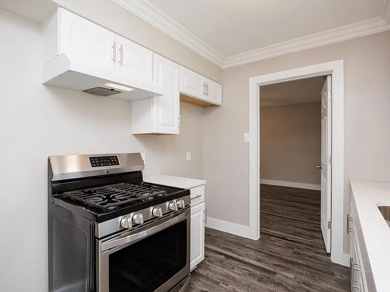 5322 Bonham St — Photo 9