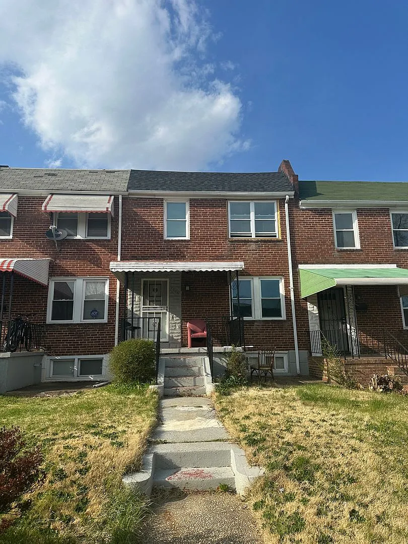 2706 E Federal Street — Photo 1