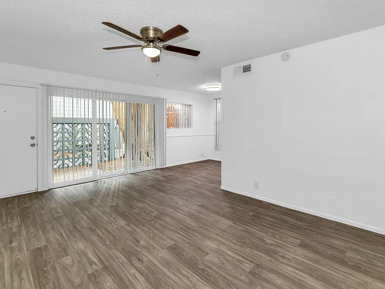 The Phoenix Apartments on 6th Avenue — Photo 7