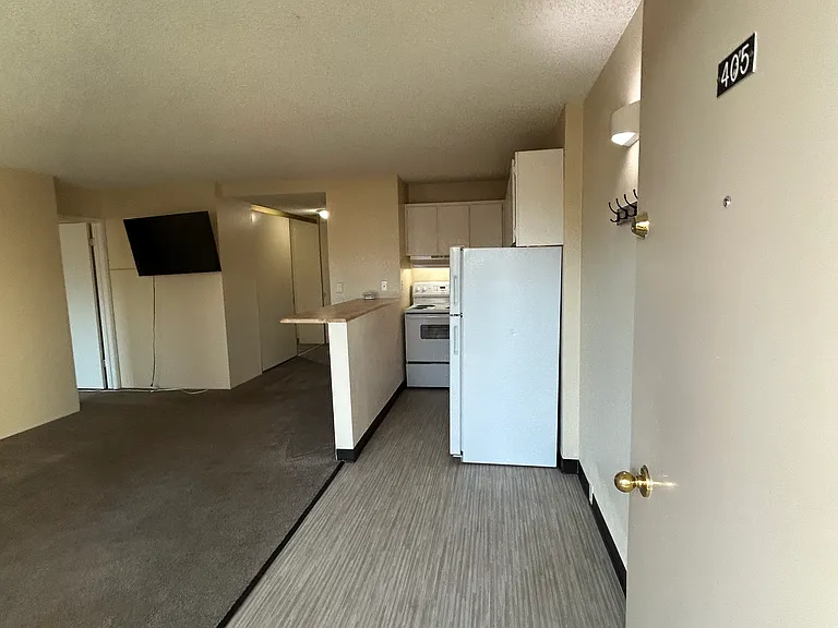 4130 11th Ave NE #6005 — Photo 5