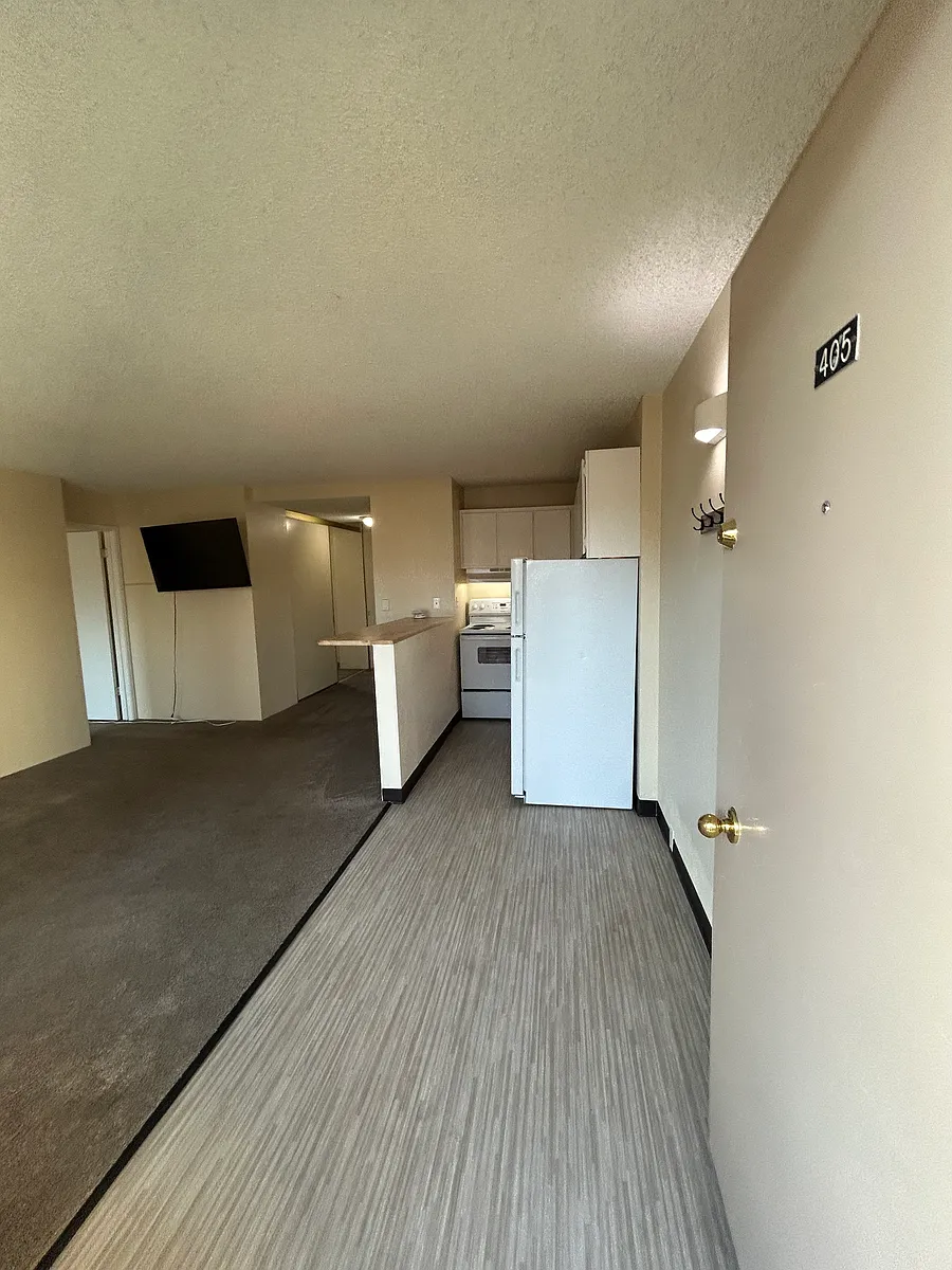 Building Photo - 4135 11th Ave NE #4005