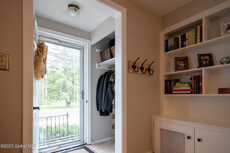 3rd image of 135 Elsmere Avenue