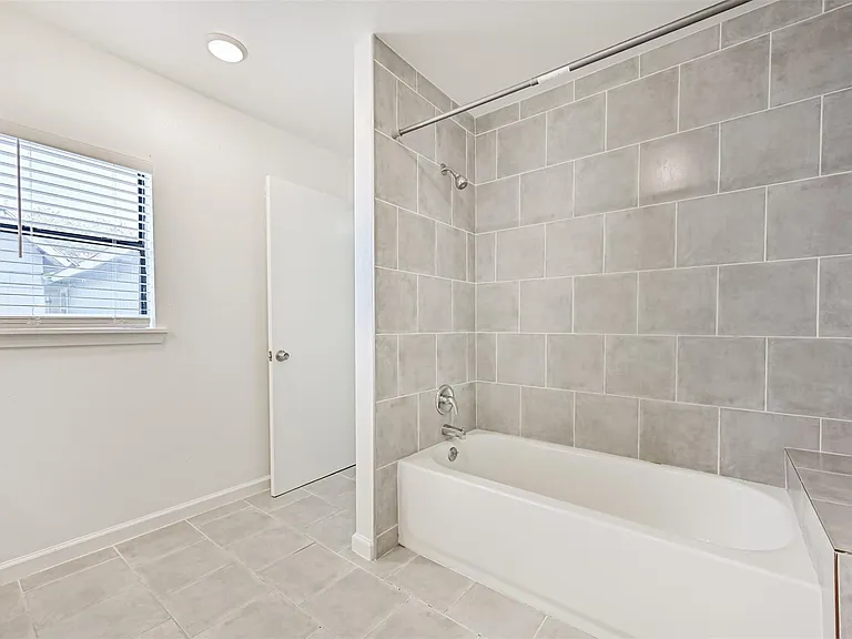 5220 Krueger Dr — Photo 42