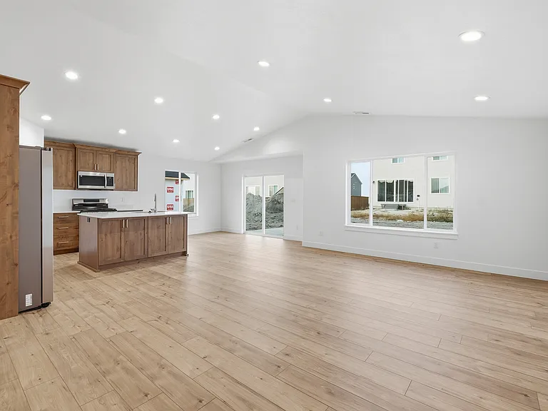 2305 N 3900 W — Photo 5