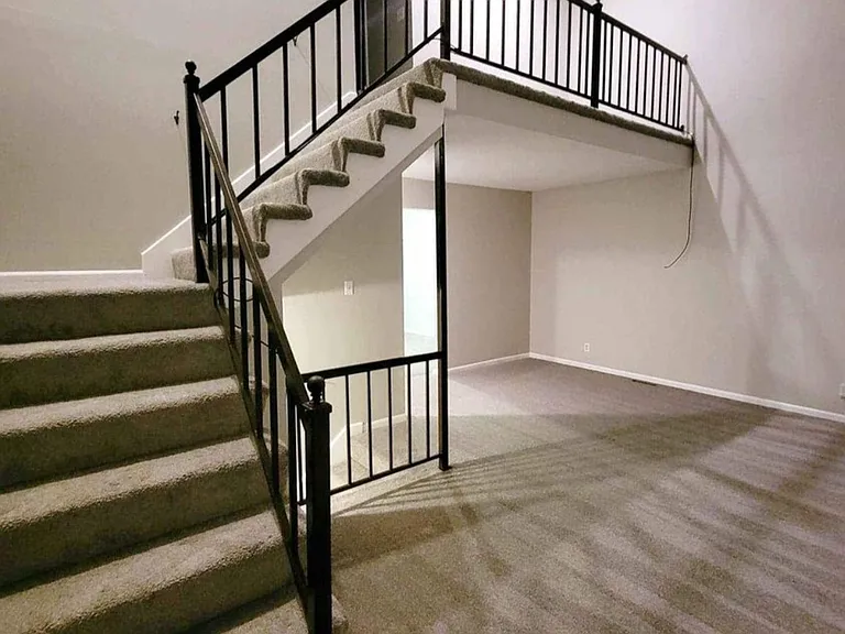 333 NW Millstone Cir #333 — Photo 3