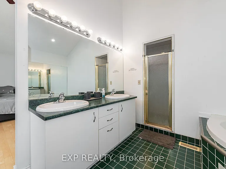 1238 Barnwell Cres — Photo 26