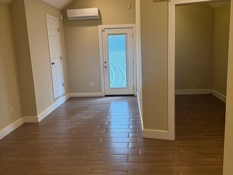 2338 Johnson Ferry Rd — Photo 7