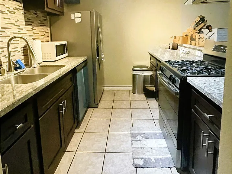 1250 Cabrillo Park Dr — Photo 4