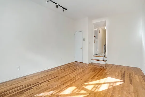 Rented by Compass | media 2