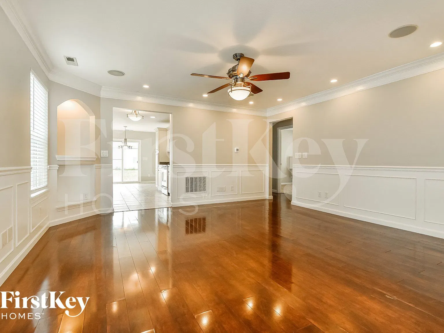 3 bed, 2.0 bath, 1240 sqft, $1,900 — Photo 3