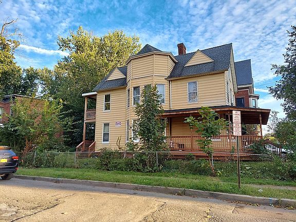 Wrap around porch - Overlook