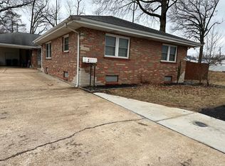 7927 Radnor Dr, Saint Louis, MO 63123