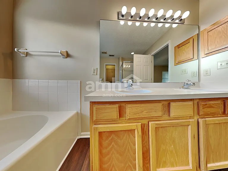 2708 Secret Harbor Dr — Photo 11