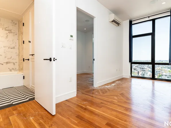 321 Wythe Avenue image 1 of 17