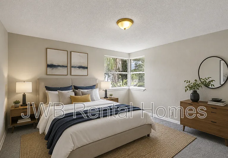 1288 W 28th St — Photo 15