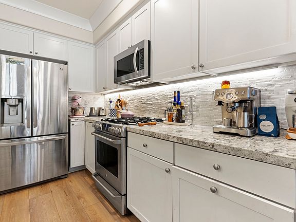 2nd image of 37 Quartz Ln
