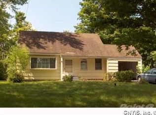 5 Apple Tree Ln, Liverpool, NY 13090