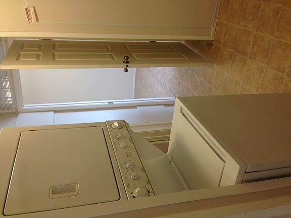 hallway to 2nd Bedroom