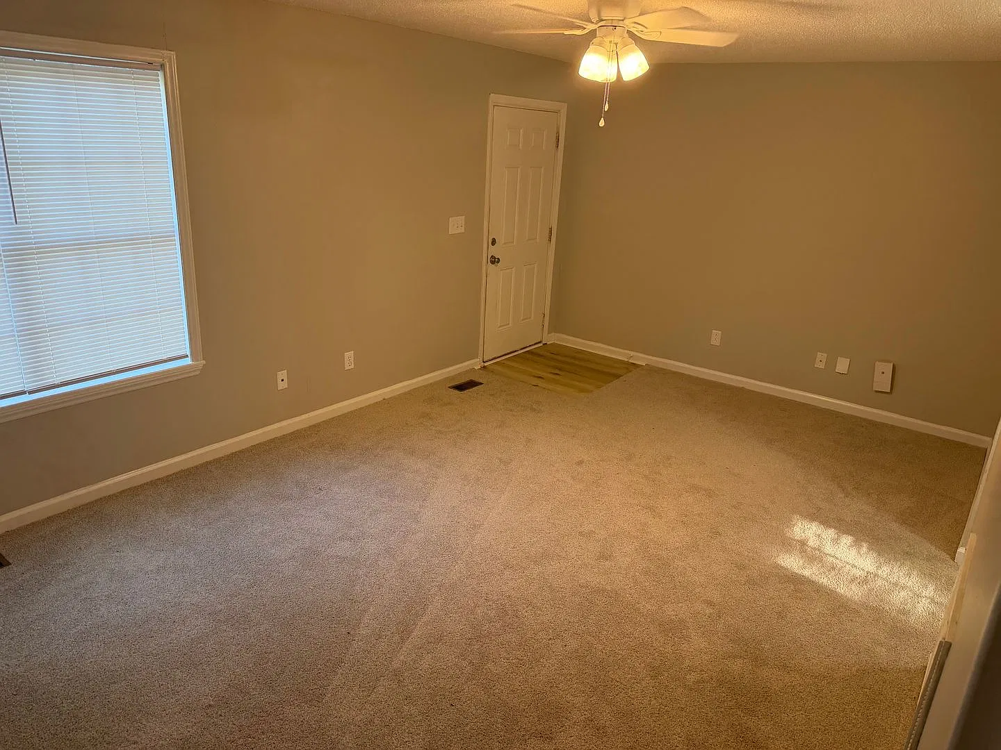 Lovely 3bedroom / 1bath Townhouse near NCSU! — Photo 3