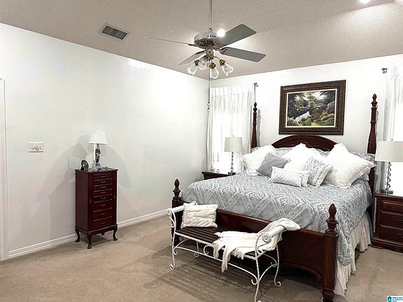 4th image of 2902 Blue Ridge Dr W