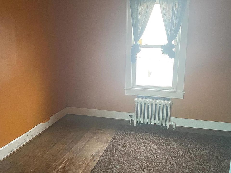2nd image of 1201 Arch St