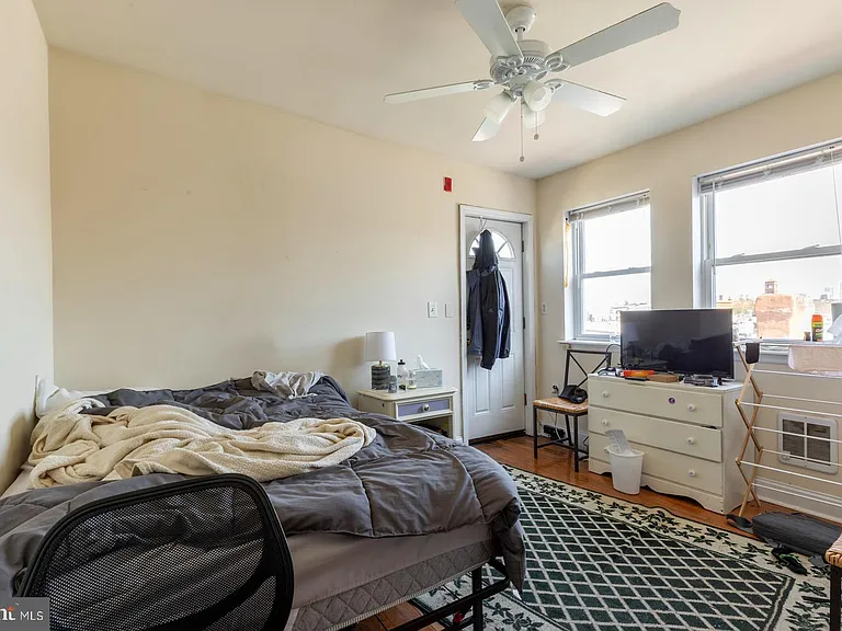 2136 S 15th St #3F — Photo 12