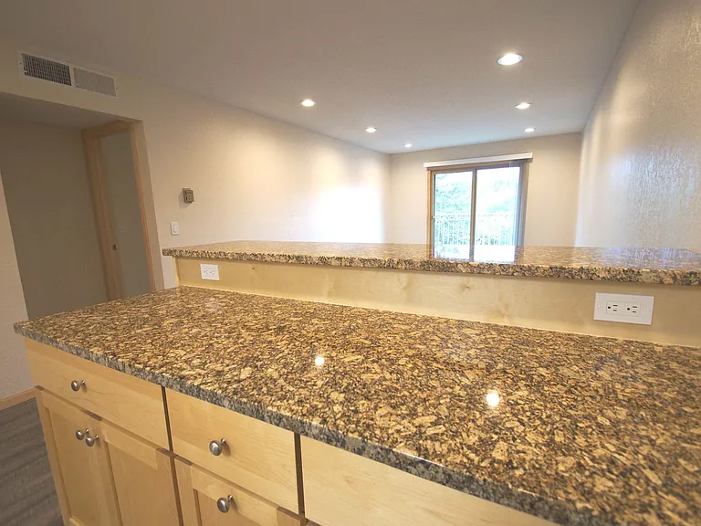 Larpenteur Estates Apartments — Photo 99