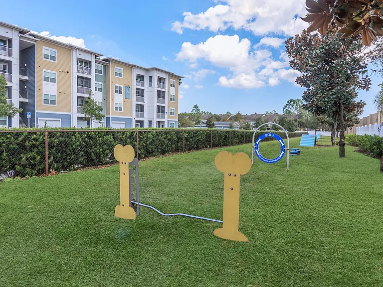 Sola South Lux Apartments — Photo 11
