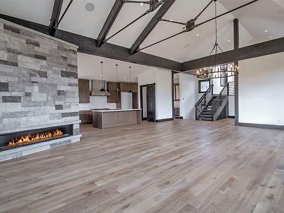 5th image of 420 Delaware Drive