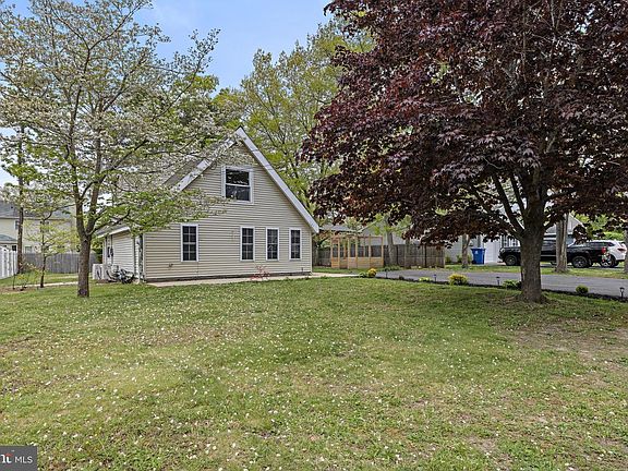 2nd image of 141 Bowsprit Rd