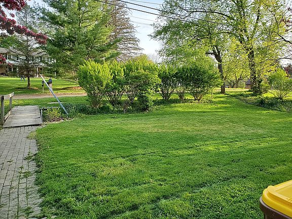 3rd image of 6810 W Eaton Hwy