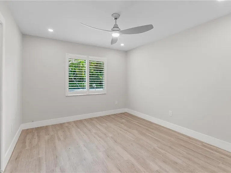 54 Liberty Ln — Photo 14