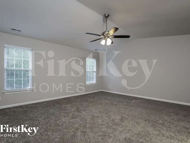 612 Brassfield Dr — Photo 9