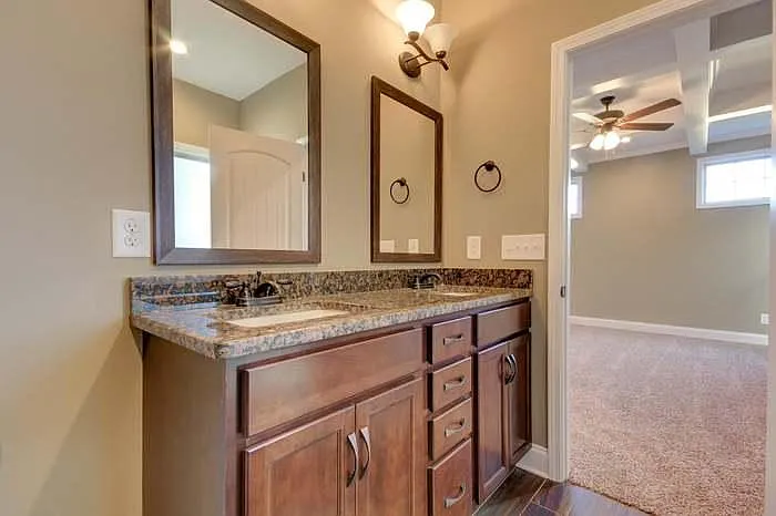 1019 Barnhill Rd — Photo 6