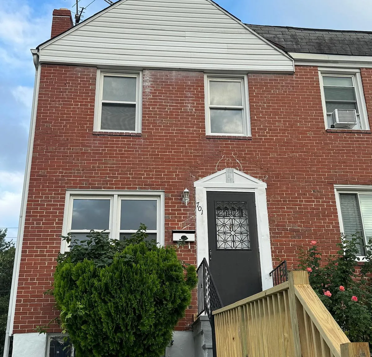 2 bed, 896 sqft, $1,650 — Photo 1