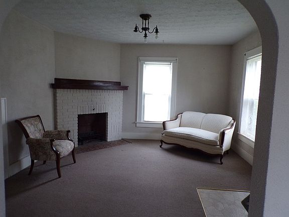 2nd image of 740 Indiana Ave