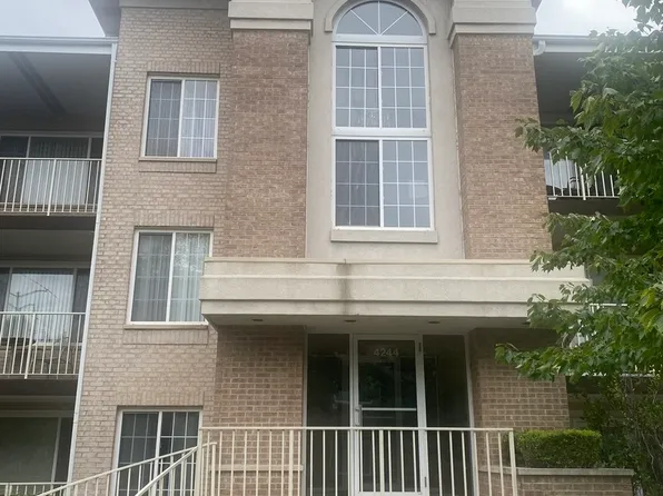 4244 W 77th St APT 102, Chicago, IL 60652
