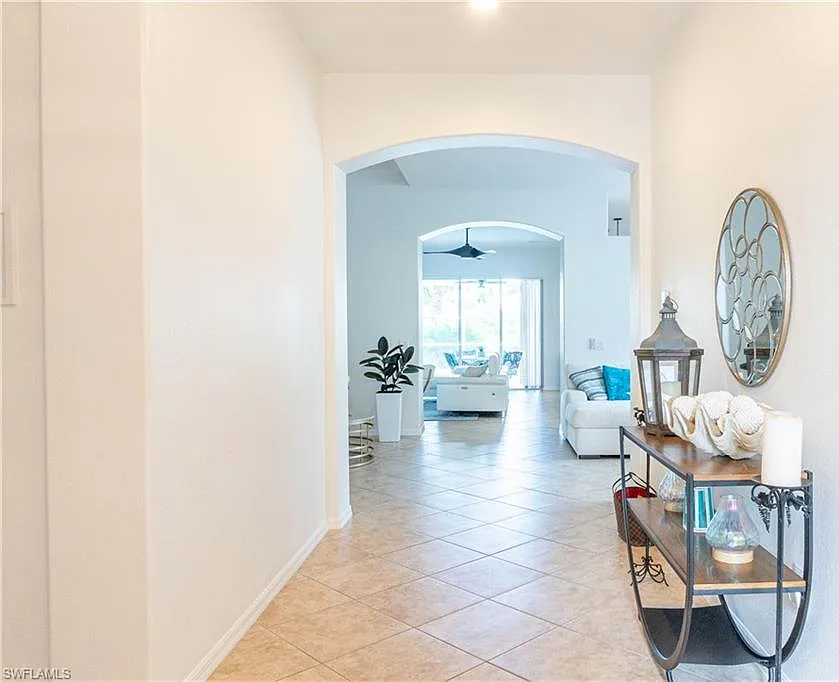 4 bed, 2.0 bath, 2297 sqft, $3,600 — Photo 2