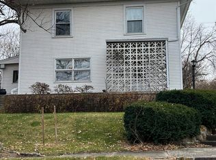 303 4th St, Victor, IA 52347