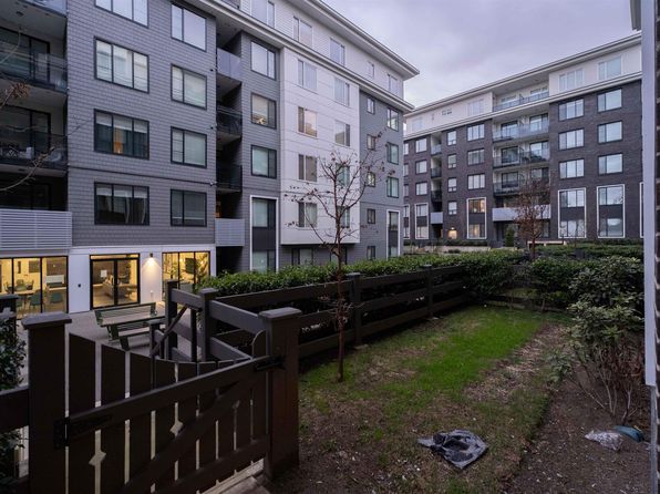 2 bedroom rental in Surrey — photo 13