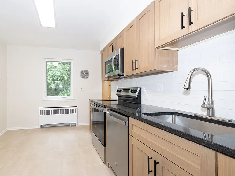 7B Stone Hill Rd #B — Photo 4