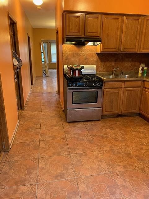 1st image of 4849 W Superior St #1