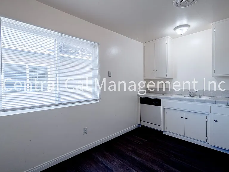 3109 Edmonton St — Photo 7