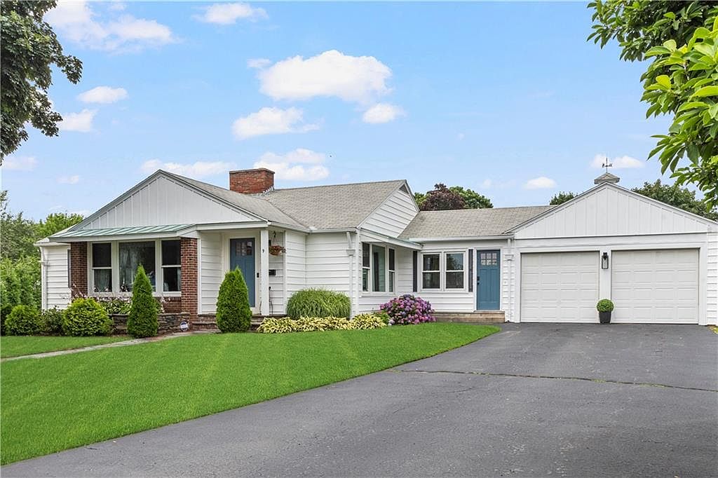9 Poppy Cir, Cranston, RI 02920 | Zillow