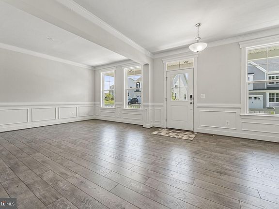 4th image of 35876 McKewnson Way