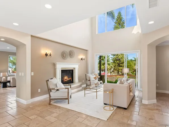 2817 Cazadero Dr, Carlsbad, CA 92009