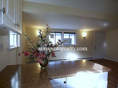 2nd image of 916 Cross Bay Blvd