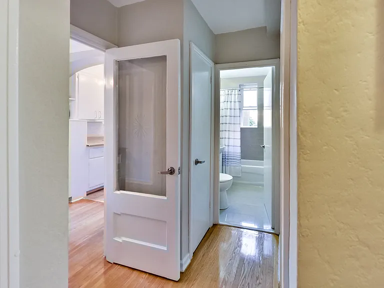 14 Chatsworth Dr #410 — Photo 28