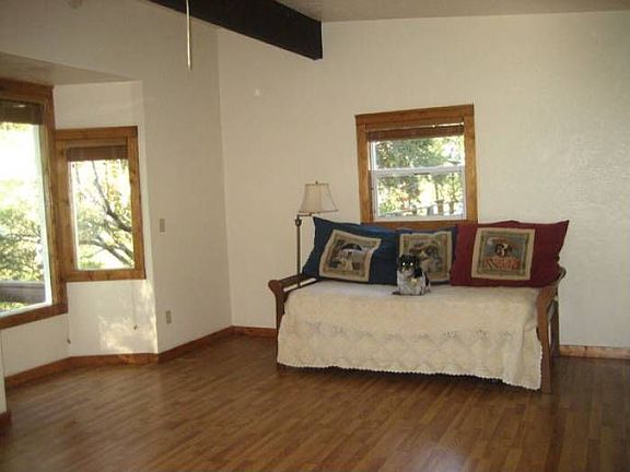 Living and sleeping area