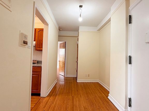 3rd image of 2249 Ocean Ave #25